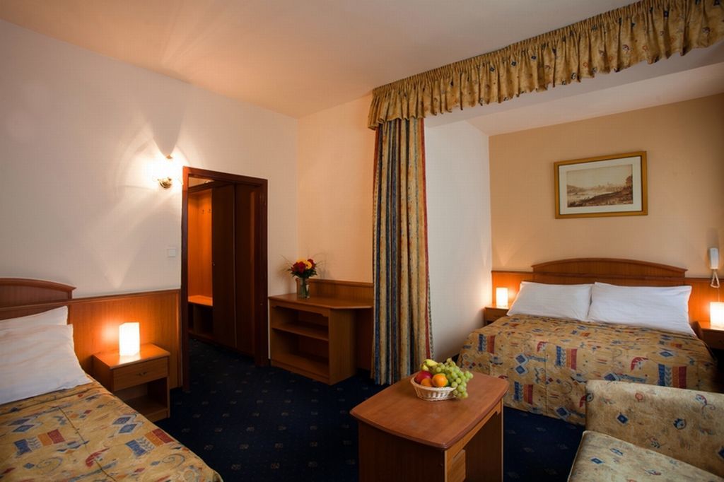 Hotel Kavalir Prag Exterior foto